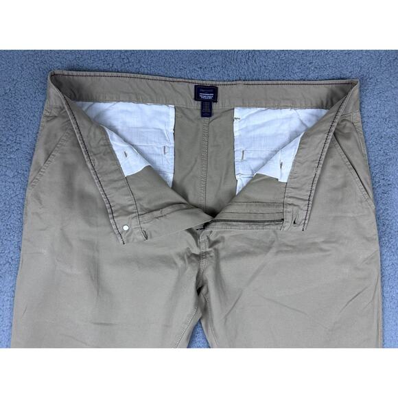 Gap Khakis Mens Chino Pants Size 40x32 Beige Tapered Khaki Cut in a Worn Style - Picture 6 of 13